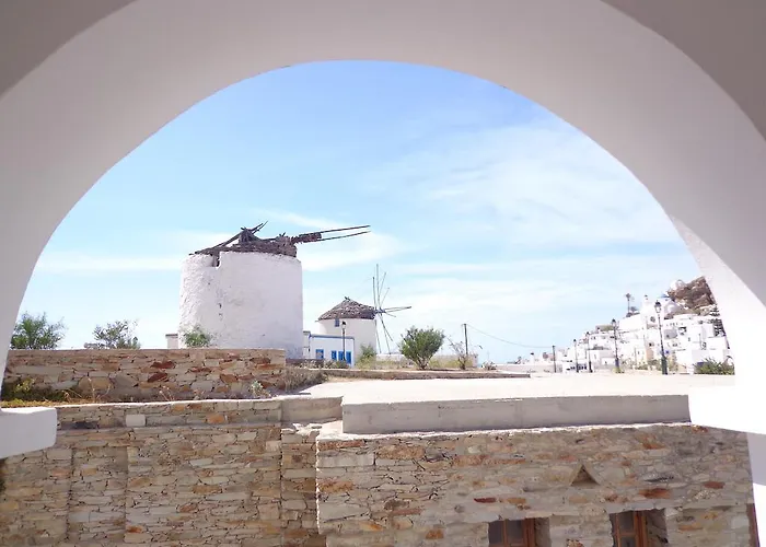 The Windmill イオス島 チョーラ